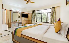 Treebo Trip Alpha Inn Amritsar 3*